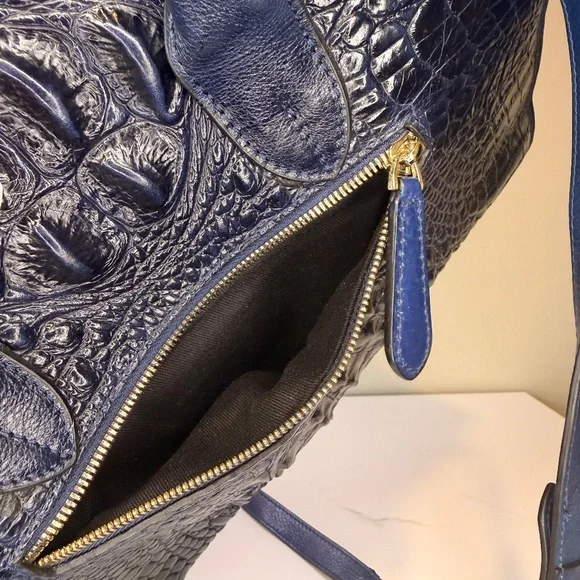 #9🌸Pijushi- Embossed crocodile purse - Picture 13 of 16